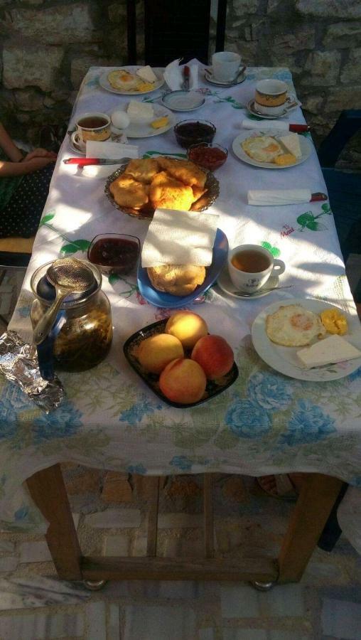 Tomor Shehu Guest House Berat Kültér fotó