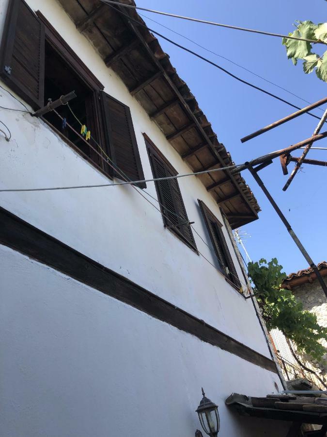 Tomor Shehu Guest House Berat Kültér fotó